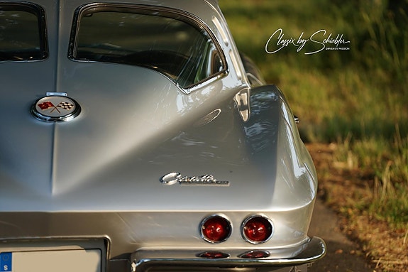 Chevrolet Corvette 12 of 28