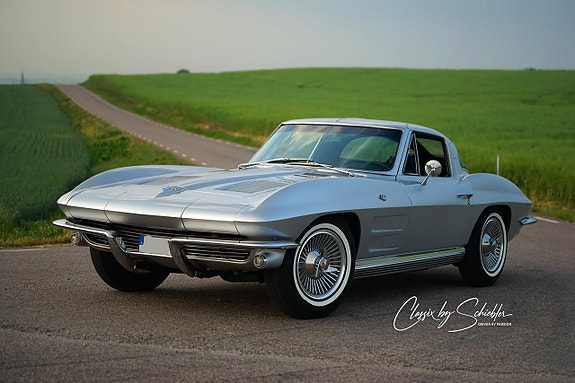 Chevrolet Corvette 25 of 28