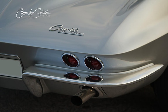 Chevrolet Corvette 13 of 28