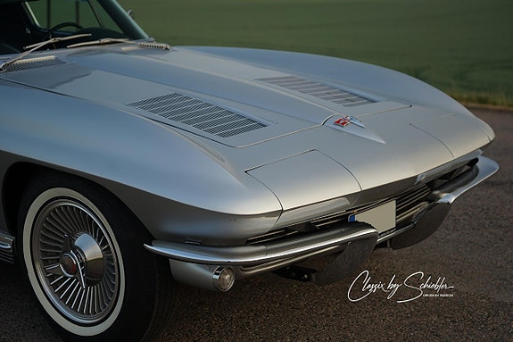 Chevrolet Corvette 23 of 28