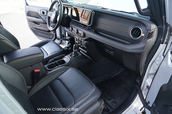 Jeep Wrangler 15 of 20