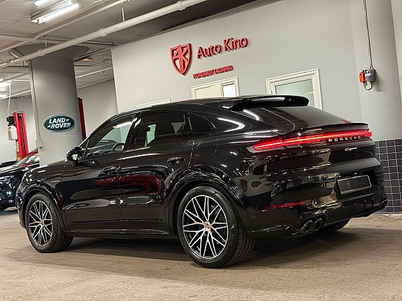 Porsche Cayenne 6 of 18
