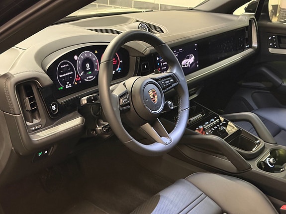 Porsche Cayenne 7 of 18