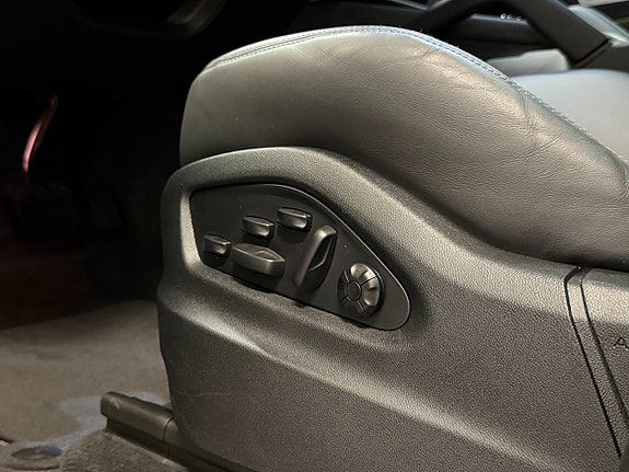 Porsche Cayenne 10 of 18