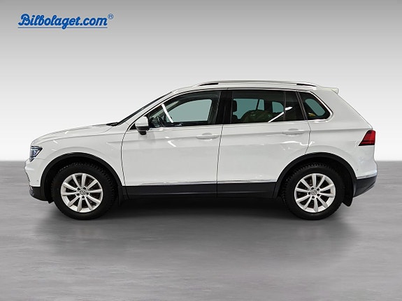 Volkswagen Tiguan 2 of 5