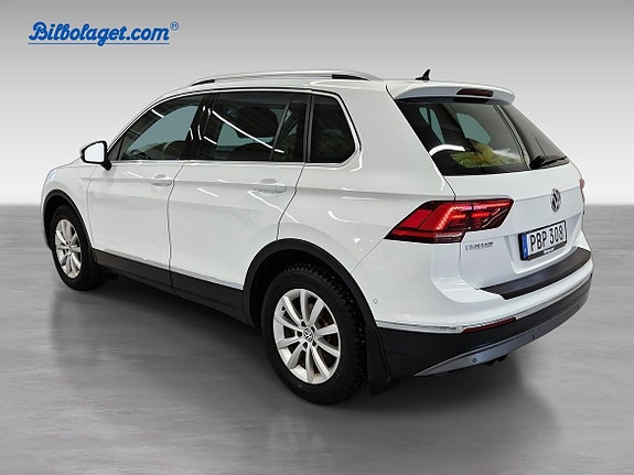Volkswagen Tiguan 3 of 5