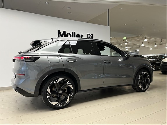 Volkswagen T-Roc 2 of 5