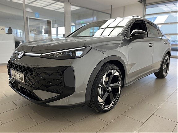 Volkswagen T-Roc 4 of 5