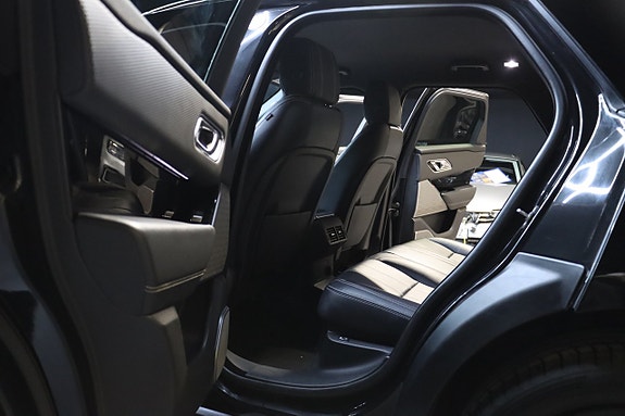 Land Rover Range Rover Velar 17 of 30