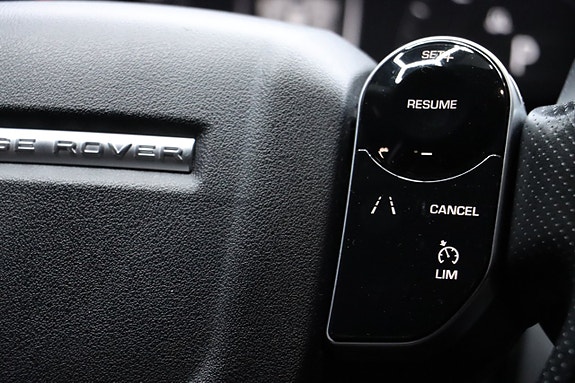 Land Rover Range Rover Velar 26 of 30