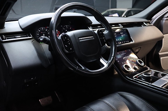 Land Rover Range Rover Velar 15 of 30