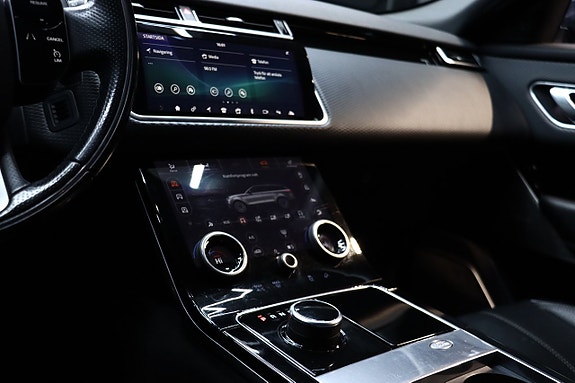 Land Rover Range Rover Velar 28 of 30