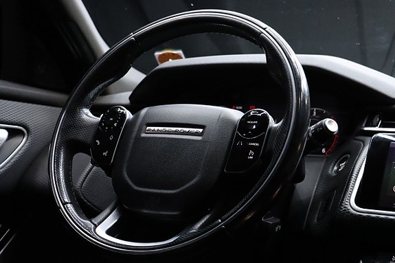 Land Rover Range Rover Velar 24 of 30