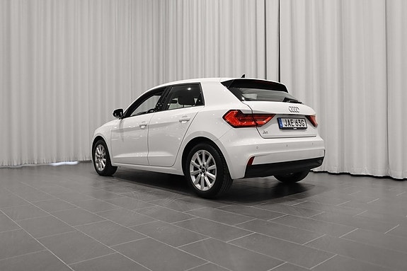 Audi A1 3 of 5