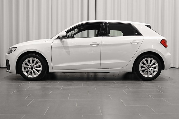 Audi A1 2 of 5