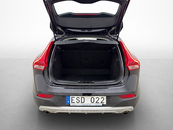 Volvo V40 Cross Country 22 of 26