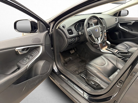 Volvo V40 Cross Country 8 of 26