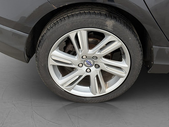 Volvo V40 Cross Country 24 of 26