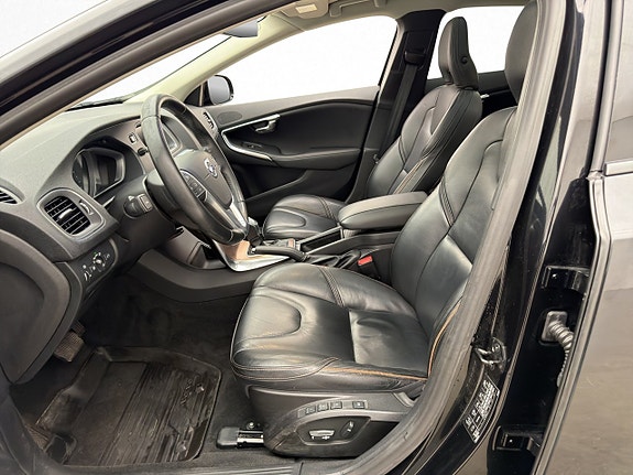 Volvo V40 Cross Country 9 of 26