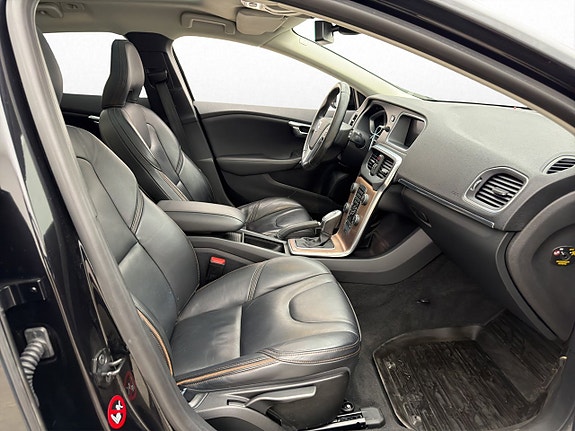 Volvo V40 Cross Country 19 of 26