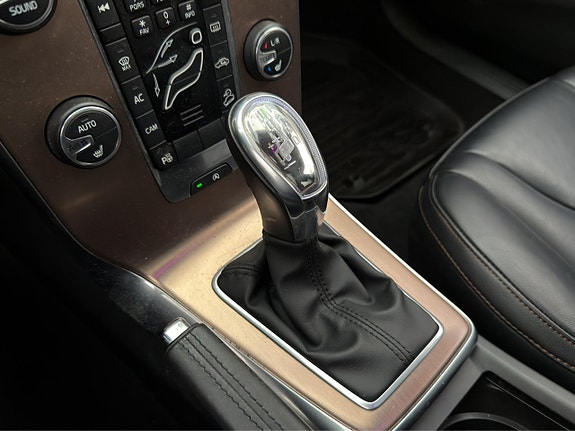 Volvo V40 Cross Country 18 of 26