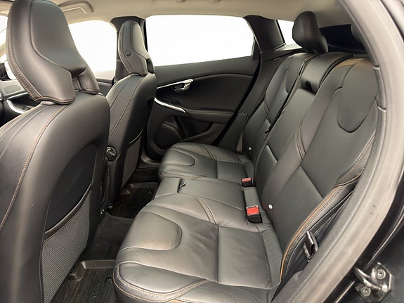 Volvo V40 Cross Country 21 of 26