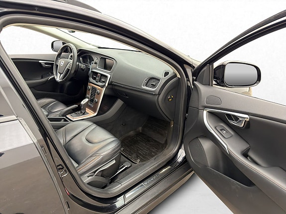 Volvo V40 Cross Country 20 of 26