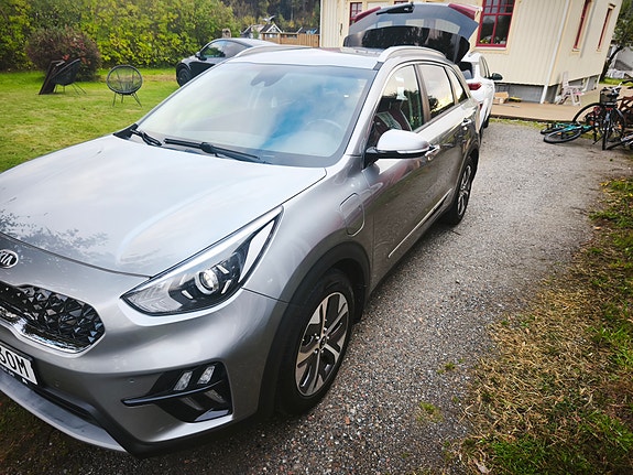 Kia Niro 2 of 15
