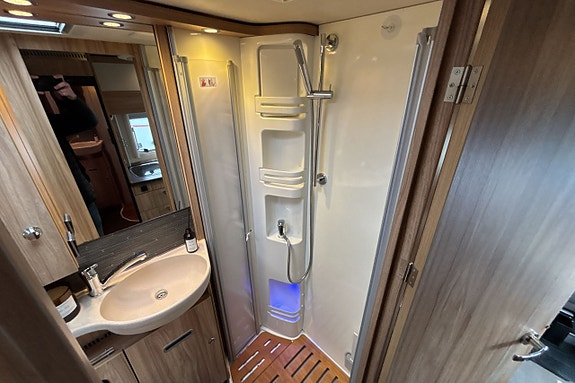 Hymer HYMER Campervan Mercedes Benz 9 of 19