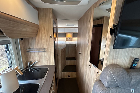 Hymer HYMER Campervan Mercedes Benz 18 of 19