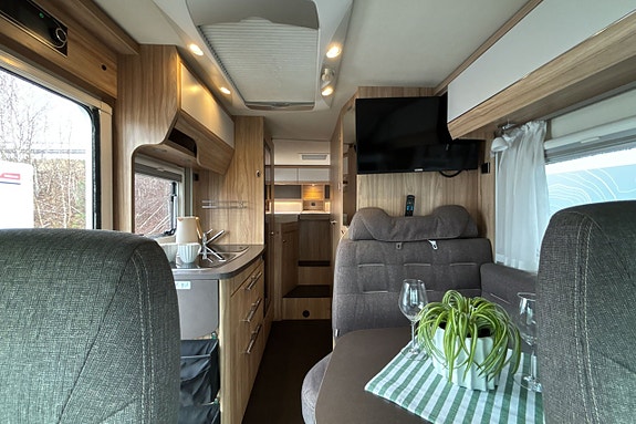 Hymer HYMER Campervan Mercedes Benz 11 of 19