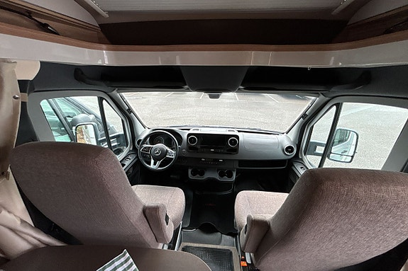 Hymer HYMER Campervan Mercedes Benz 14 of 19