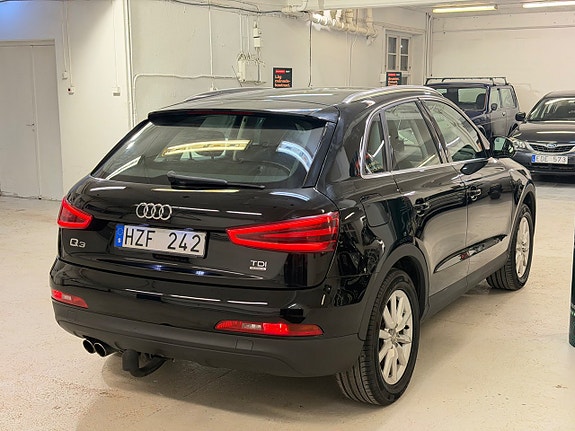 Audi Q3 4 of 5