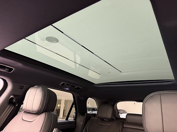 Land Rover Range Rover Sport 15 of 23