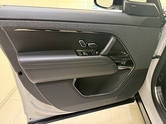 Land Rover Range Rover Sport 12 of 23