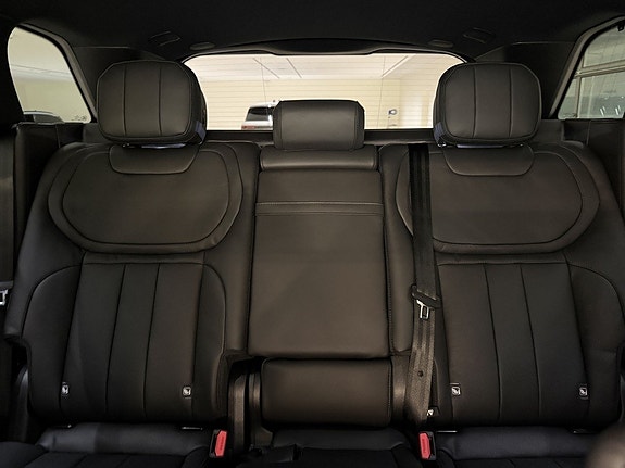 Land Rover Range Rover Sport 18 of 23