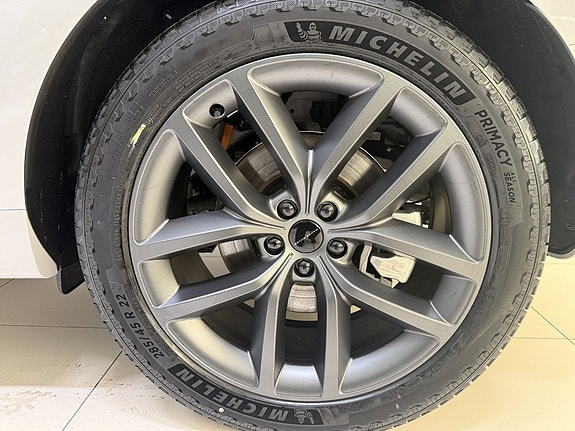 Land Rover Range Rover Sport 7 of 23