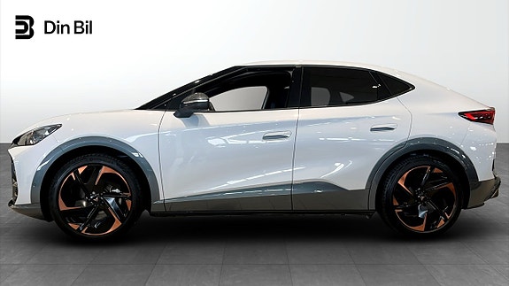 Cupra Tavascan 2 of 5