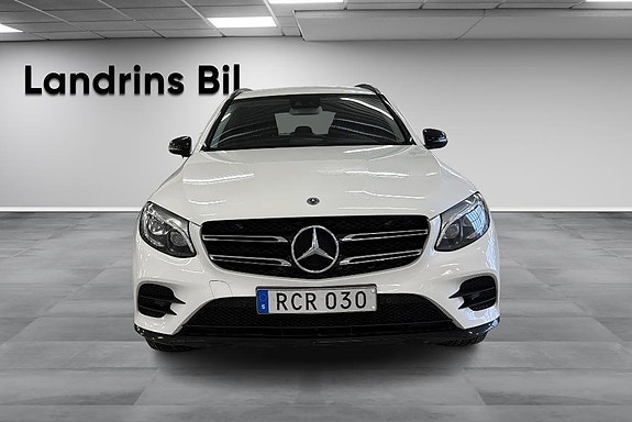 Mercedes-Benz GLC220 d 2 of 5