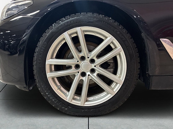 BMW 520d 15 of 18