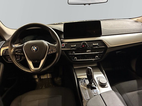 BMW 520d 9 of 18