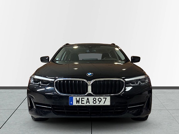 BMW 520d 2 of 5