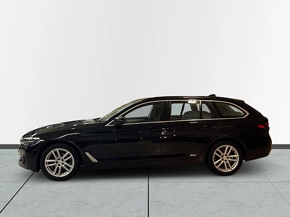 BMW 520d 4 of 5