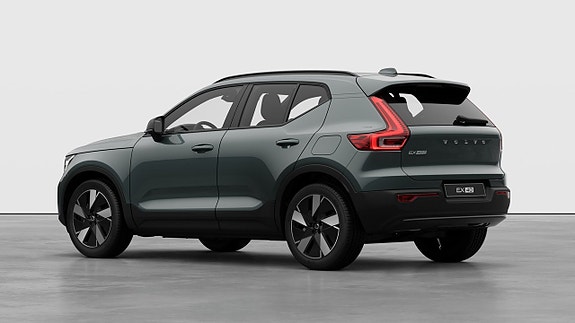 Volvo EX40 4 of 6