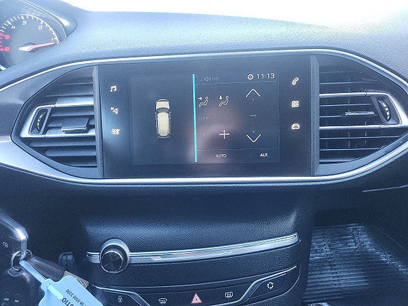 Peugeot 308 SW 6 of 13