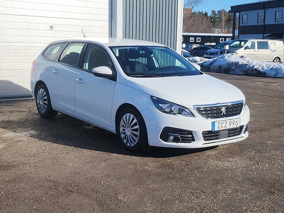 Peugeot 308 SW 11 of 13