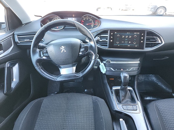 Peugeot 308 SW 4 of 5