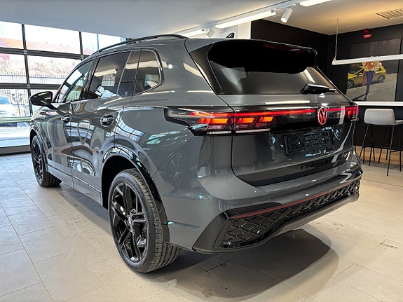 Volkswagen Tiguan 7 of 10