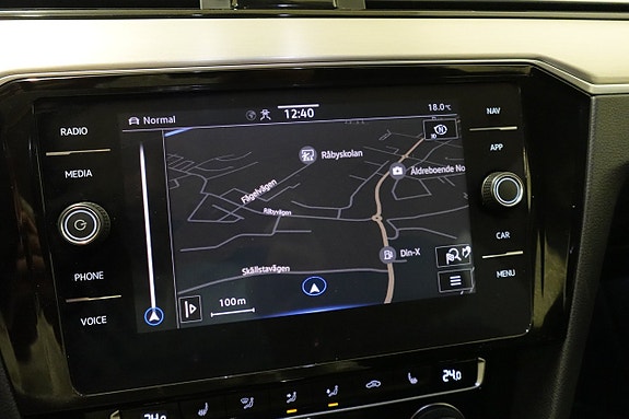 Volkswagen Passat 10 of 18