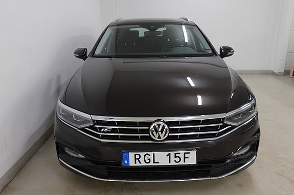 Volkswagen Passat 2 of 5